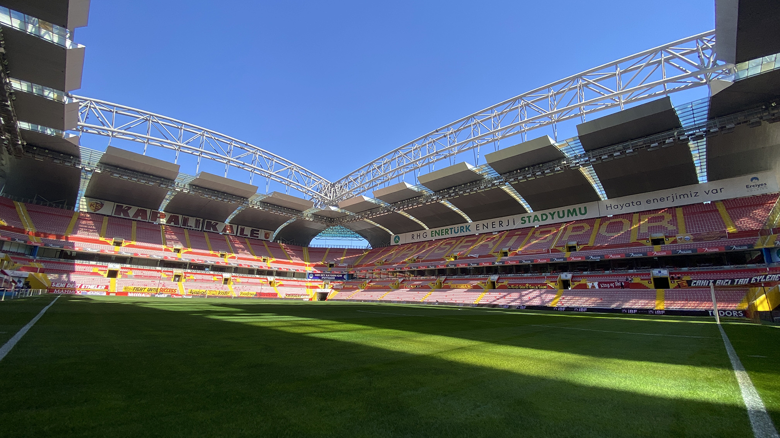 Kadir Has Stadyumu hazır A Milli futbol takımı Kayseride Galler ile