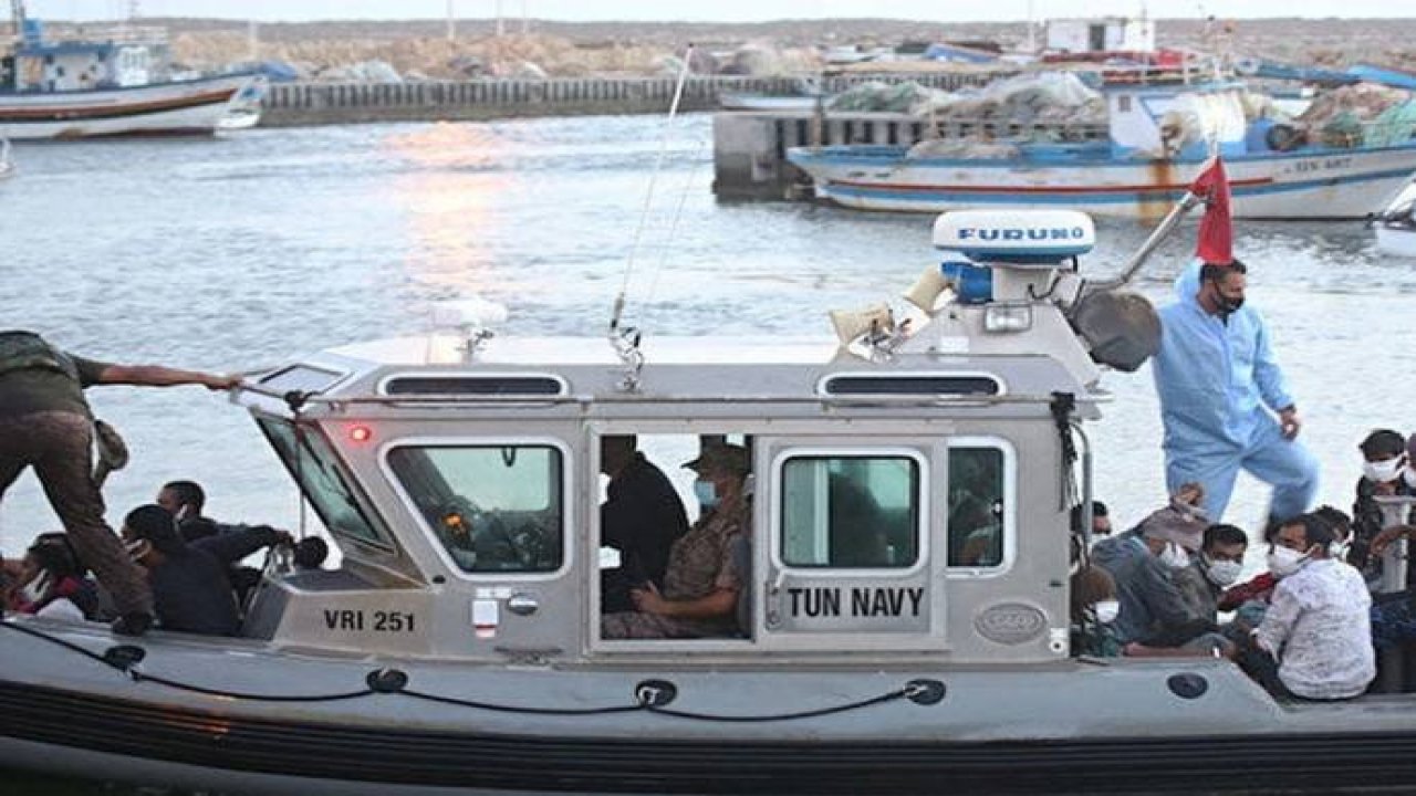 Tunus açıklarında göçmen botu battı: 1 kişi öldü 75 kişi kayıp