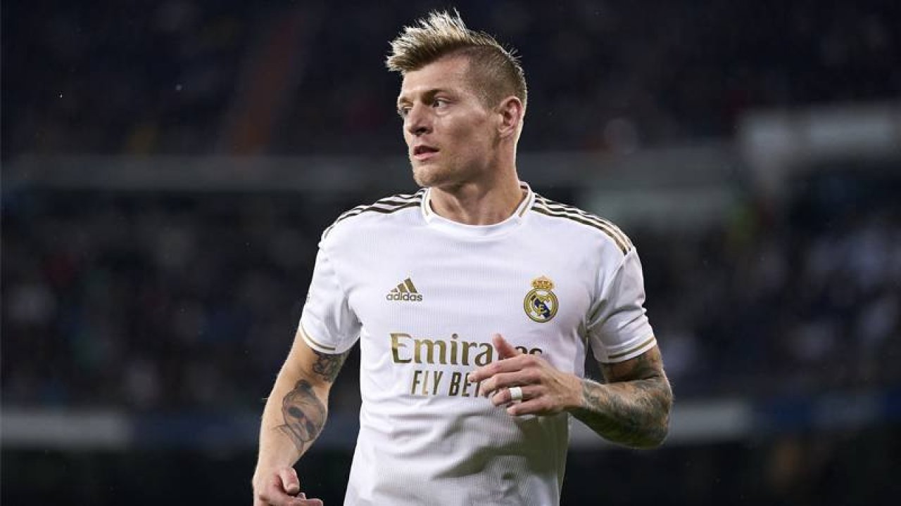 Real Madrid Toni Kroos Ile Sözleşmesini 1 Yıl Daha Uzatıyor 