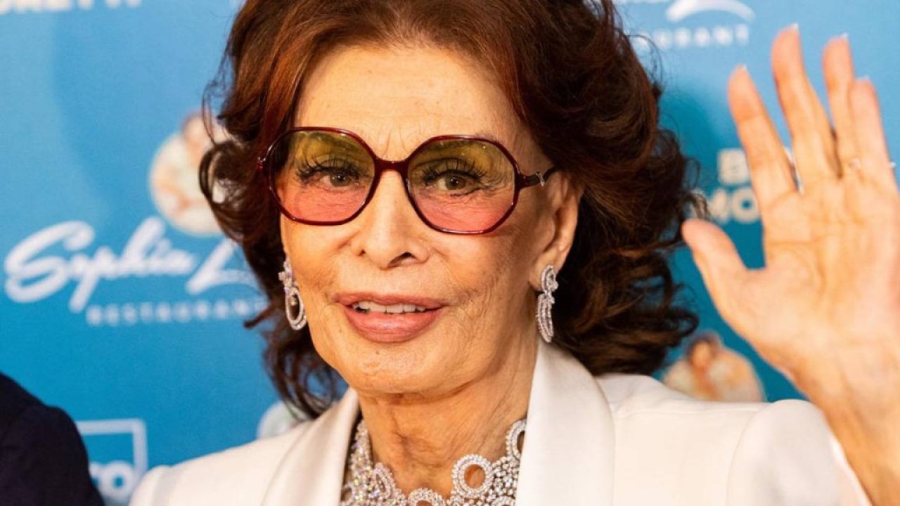 Sophia Loren hastaneye kaldırıldı