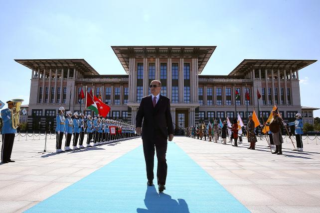 Erdoğan'ın saray merakı nereden geliyor?: 'Cumhuriyet ve saraylar ters orantılı'
