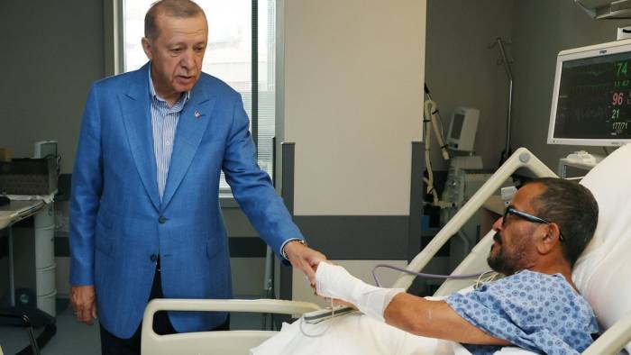 KAZADAN SONRA İLK KARE Erdoğan, Sabancı çiftini hastanede ziyaret etti